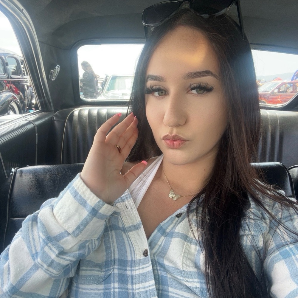 Meet your Posher, Jayleene Castro